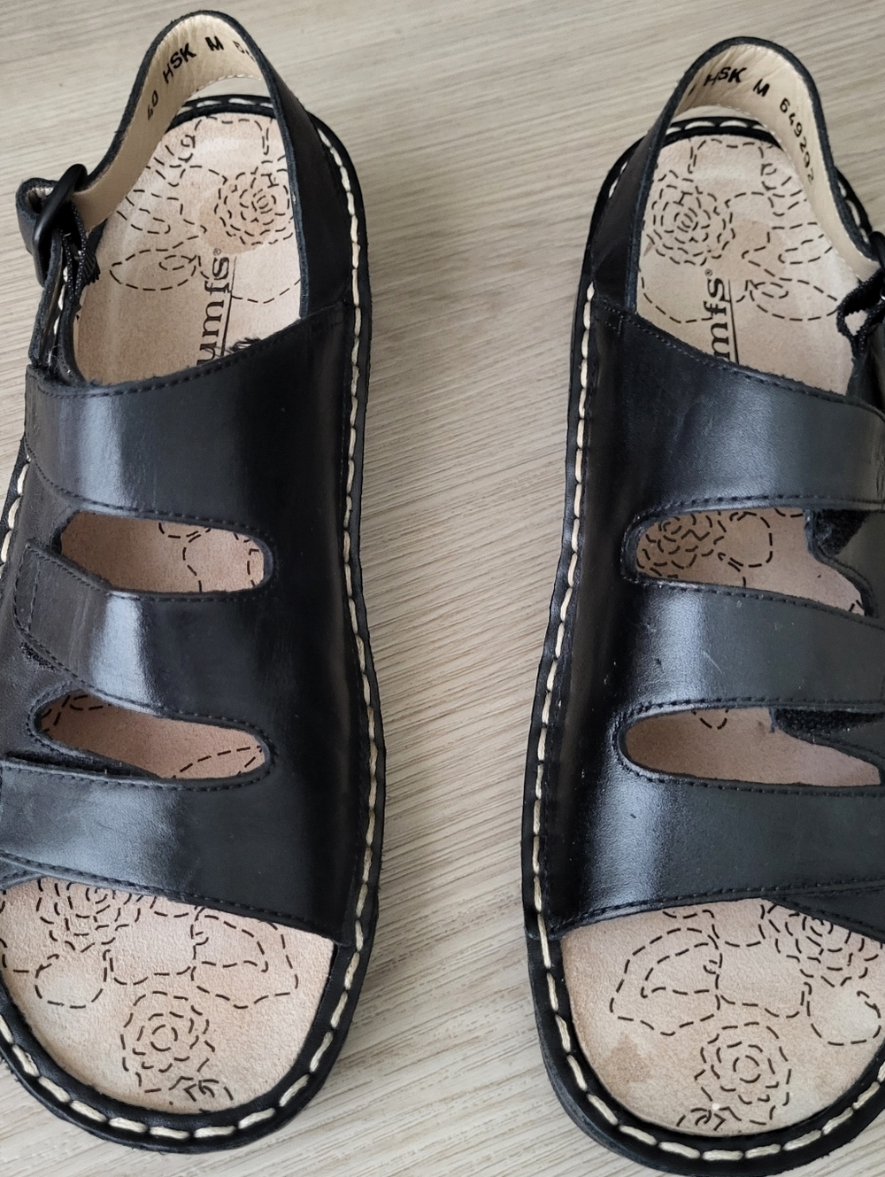 Kumfs Comfortable Black Sandaks Womens 40M Black Leather